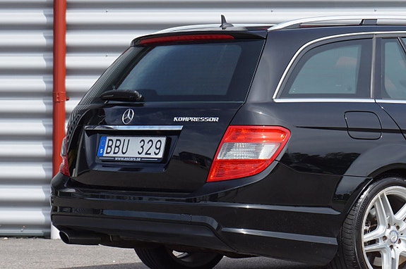 Mercedes-Benz C180 11 of 24