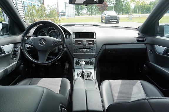 Mercedes-Benz C180 22 of 24