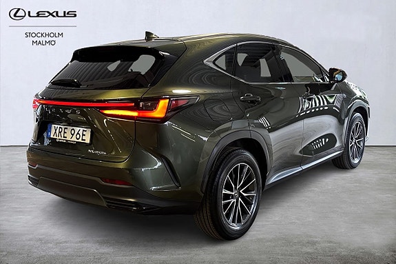 Lexus NX450h+ 4 of 5