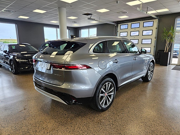Jaguar F-PACE 6 of 24