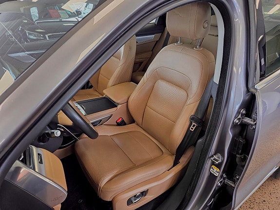 Jaguar F-PACE 18 of 24