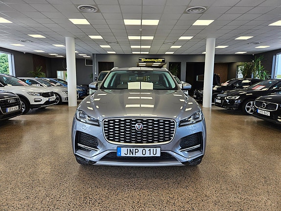 Jaguar F-PACE 2 of 24
