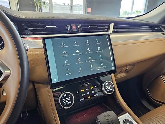 Jaguar F-PACE 10 of 24