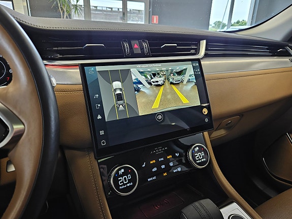 Jaguar F-PACE 9 of 24