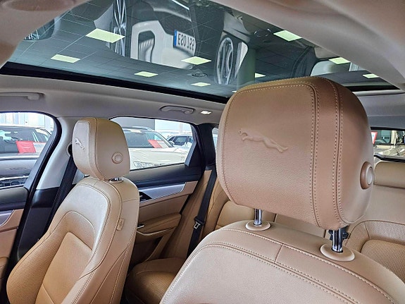 Jaguar F-PACE 19 of 24
