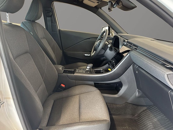 Lexus LBX 7 of 11