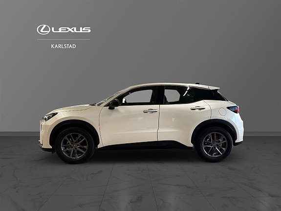 Lexus LBX 3 of 11