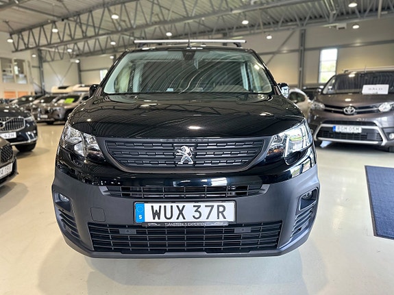 Peugeot e-Partner 2 of 5