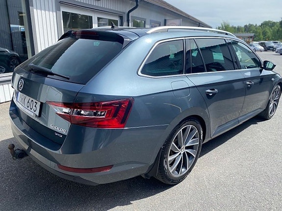 Skoda Superb 2 of 5