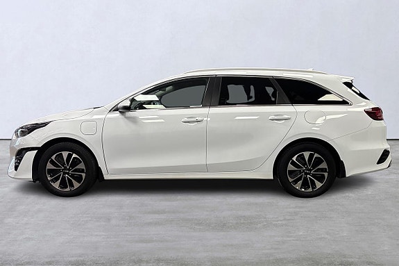 Kia Ceed 2 of 5