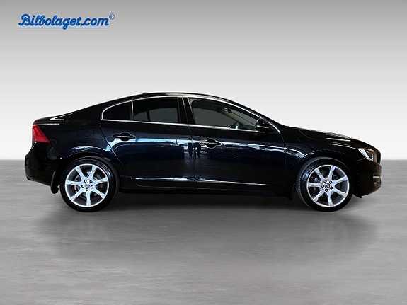 Volvo S60 4 of 5