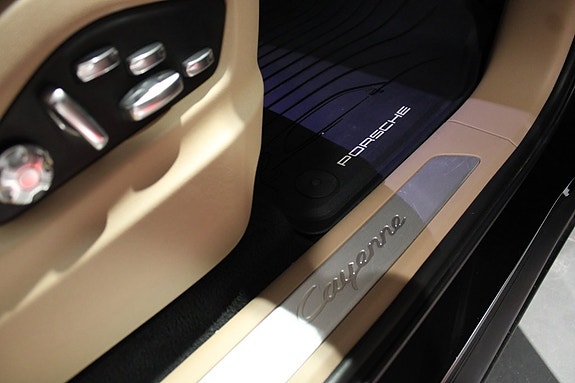 Porsche Cayenne 20 of 25