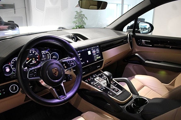 Porsche Cayenne 10 of 25