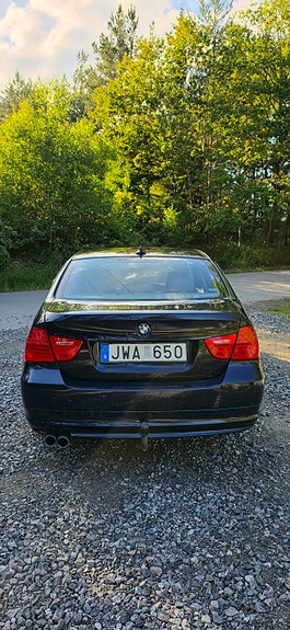 BMW 325i 3 of 5