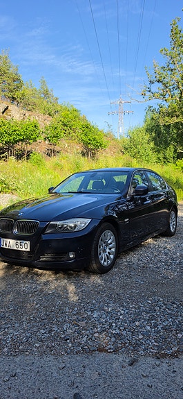 BMW 325i 2 of 5