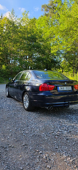 BMW 325i 4 of 5