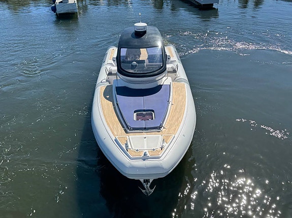Pirelli 1100 Cabin | 2* Volvo Penta D4 260 | 2014 6 of 12