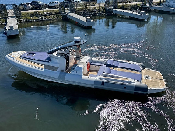 Pirelli 1100 Cabin | 2* Volvo Penta D4 260 | 2014 2 of 5