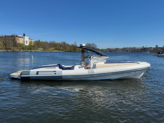 Pirelli 1100 Cabin | 2* Volvo Penta D4 260 | 2014 3 of 5