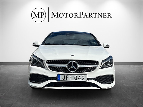 Mercedes-Benz CLA220 d 3 of 5