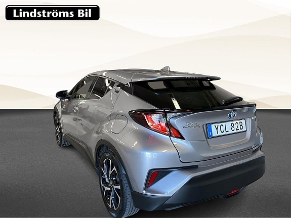 Toyota C-HR 4 of 5