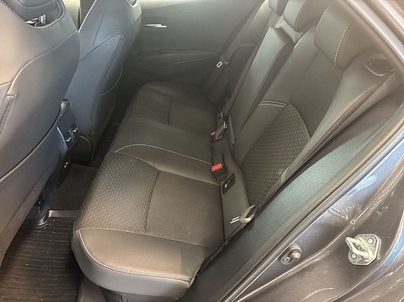 Toyota Corolla 9 of 17