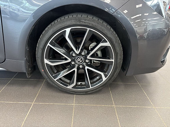 Toyota Corolla 15 of 17