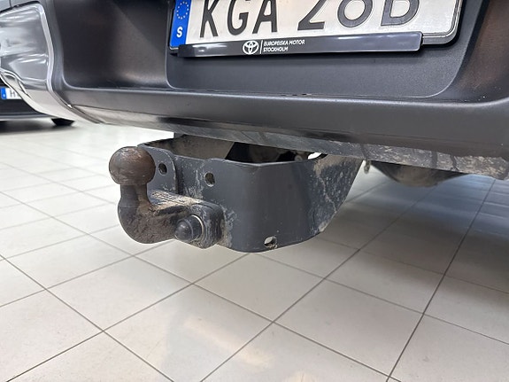 Toyota HiLux 11 of 13