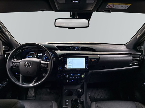 Toyota HiLux 8 of 13