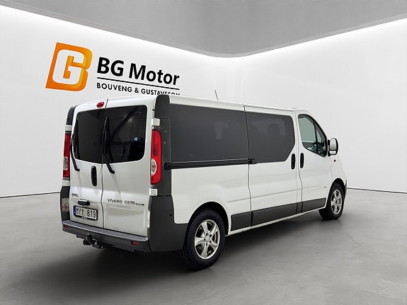 Opel Vivaro 4 of 5