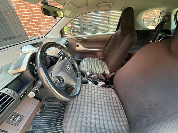 Toyota IQ 5 of 5