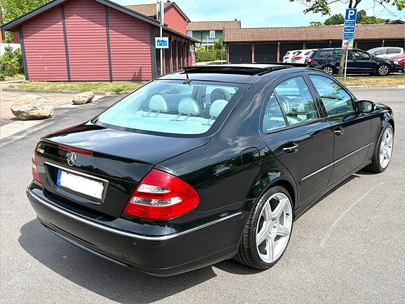 Mercedes-Benz E500 2 of 5