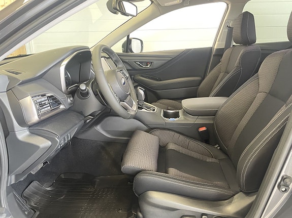 Subaru Outback 6 of 12