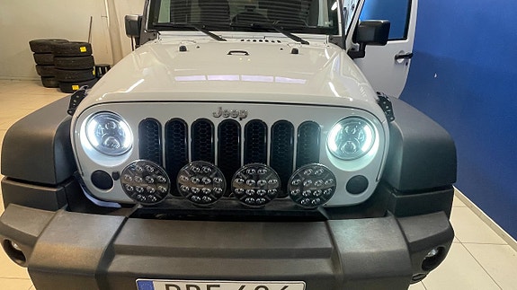 Jeep Wrangler 12 of 13