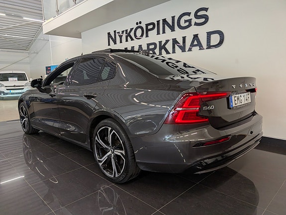 Volvo S60 4 of 5