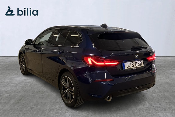 BMW 118i 2 of 5