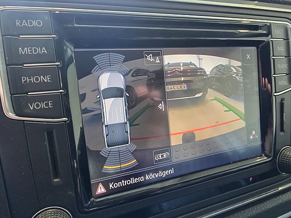 Volkswagen Amarok 13 of 18