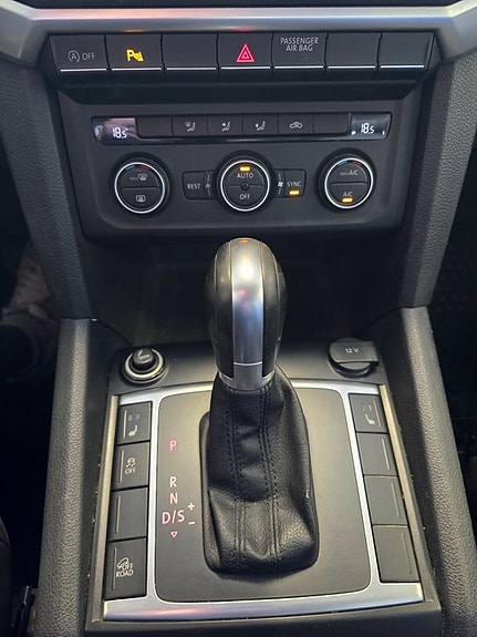 Volkswagen Amarok 15 of 18