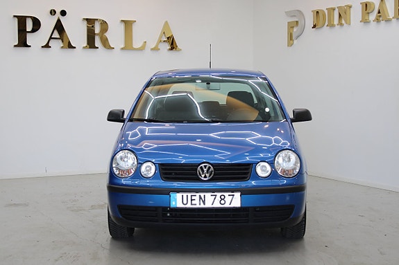 Volkswagen Polo 2 of 5