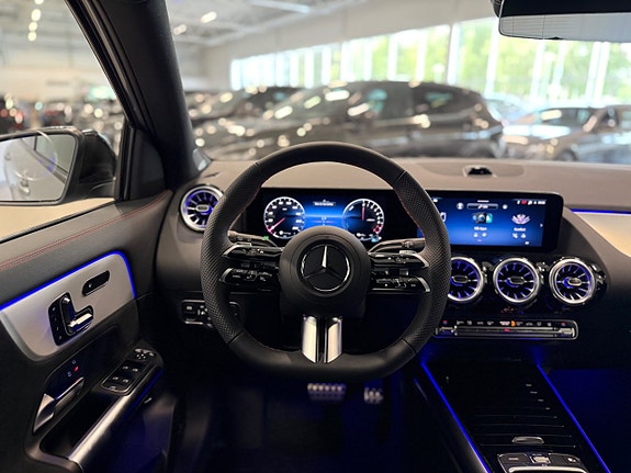 Mercedes-Benz GLA250 e 14 of 20