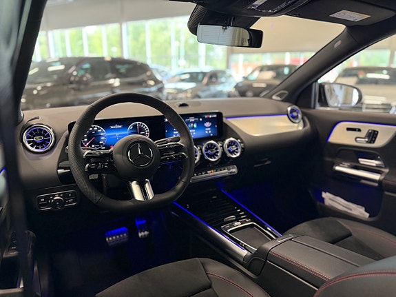 Mercedes-Benz GLA250 e 15 of 20