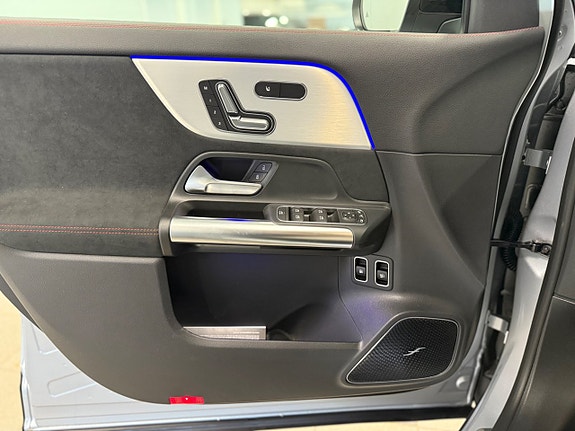 Mercedes-Benz GLA250 e 16 of 20