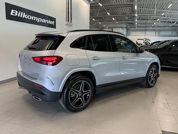 Mercedes-Benz GLA250 e 3 of 20
