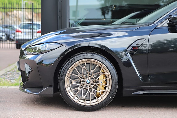 BMW M3 2 of 5