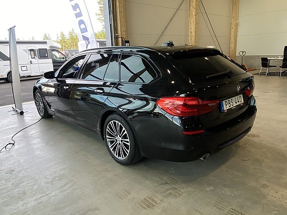 BMW 520d 4 of 5