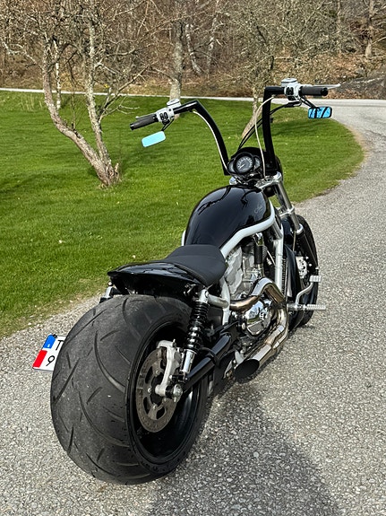 Harley-Davidson VRSCA V-Rod 2 of 5