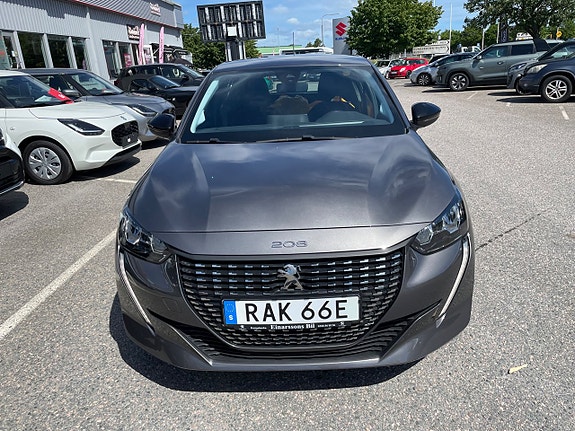 Peugeot 208 3 of 11