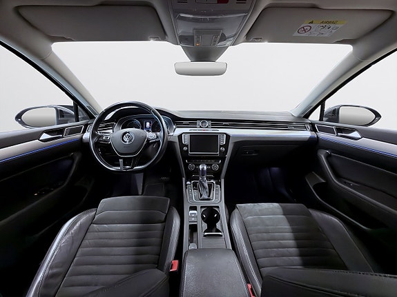 Volkswagen Passat 12 of 20