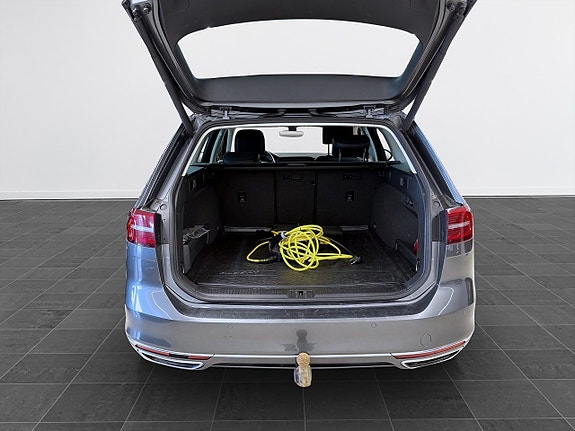Volkswagen Passat 8 of 20