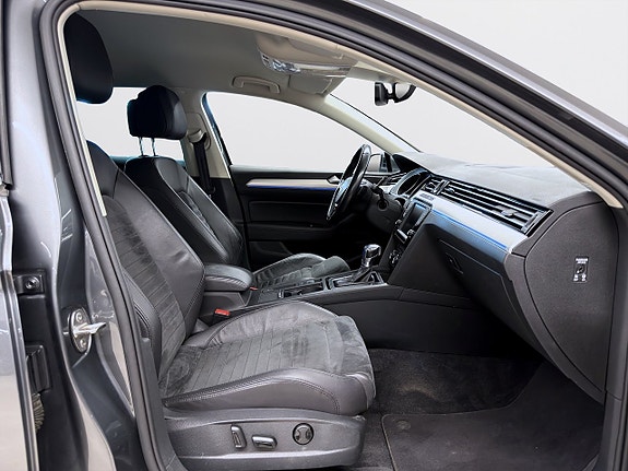 Volkswagen Passat 13 of 20